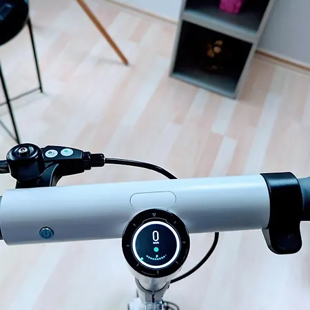 Rooftop Art Apartment, E-roller,ausblick,wlan,tv, Netflix * Chemnitz