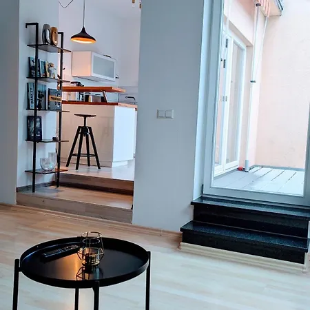 Rooftop Art Apartment, E-roller,ausblick,wlan,tv, Netflix *