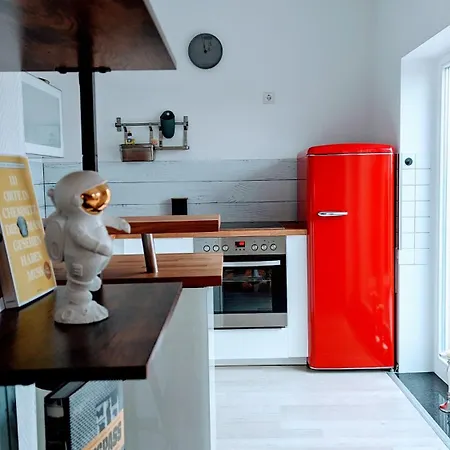 Rooftop Art Apartment, E-roller,ausblick,wlan,tv, Netflix