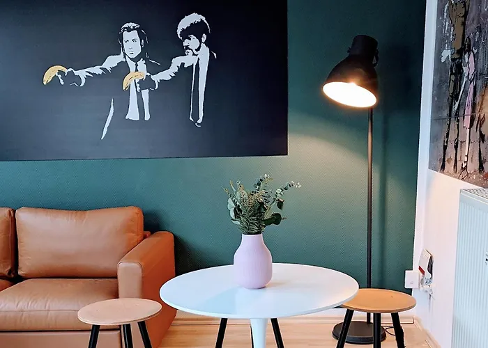 Rooftop Art Apartment, E-roller,ausblick,wlan,tv, Netflix Apartment *