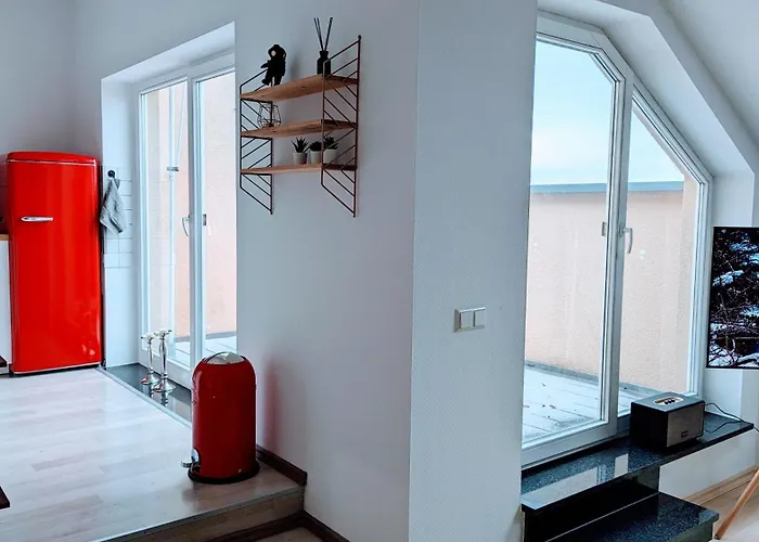 Rooftop Art Apartment, E-roller,ausblick,wlan,tv, Netflix Apartment *